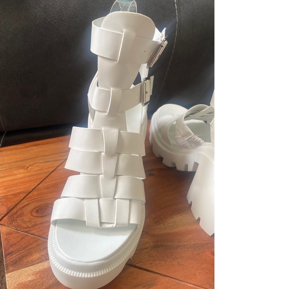 Steve Madden White Platform Sandals - Picture 8 of 13